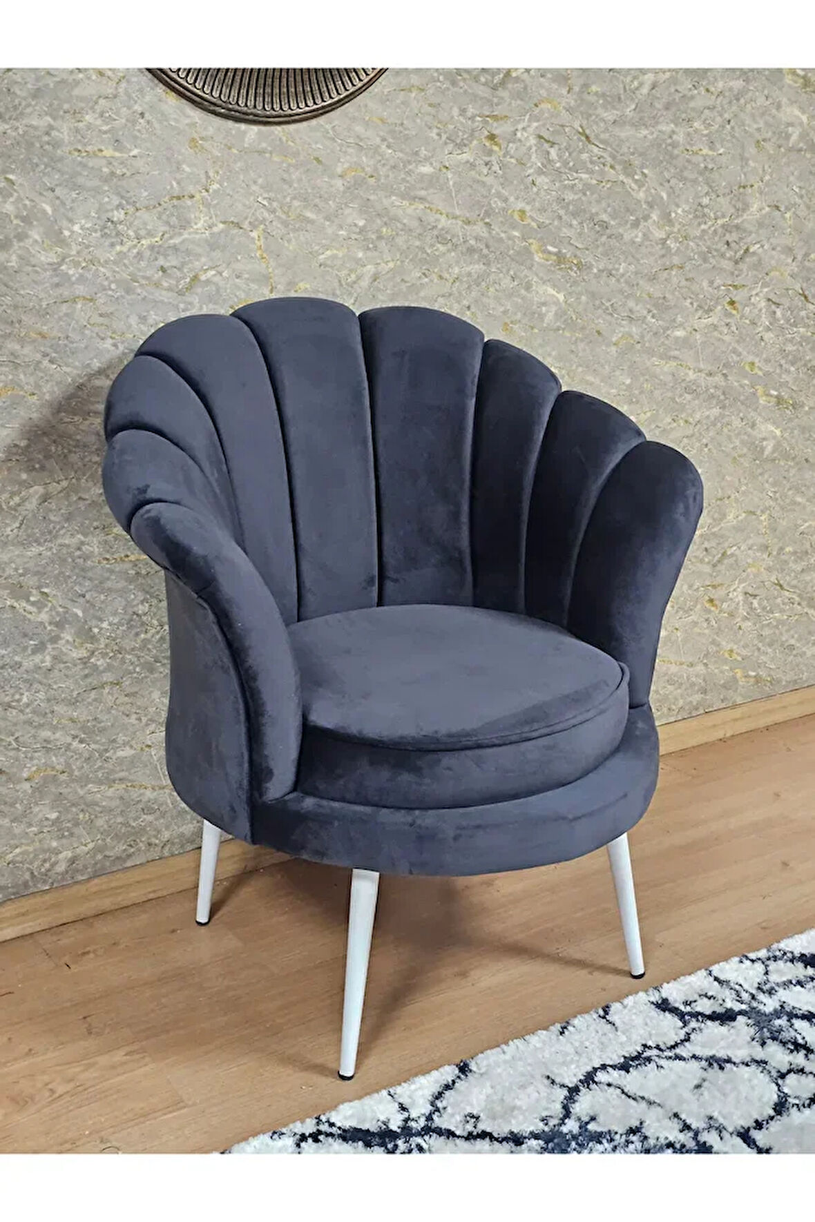 Tekli İstiridye Beyaz Boyalı Sivriltme Ayak Çay Seti Koltuk Tekli Berjer , Balkon, Salon, Ofis Füme Renk 47 x 47 Boyut/Ebat