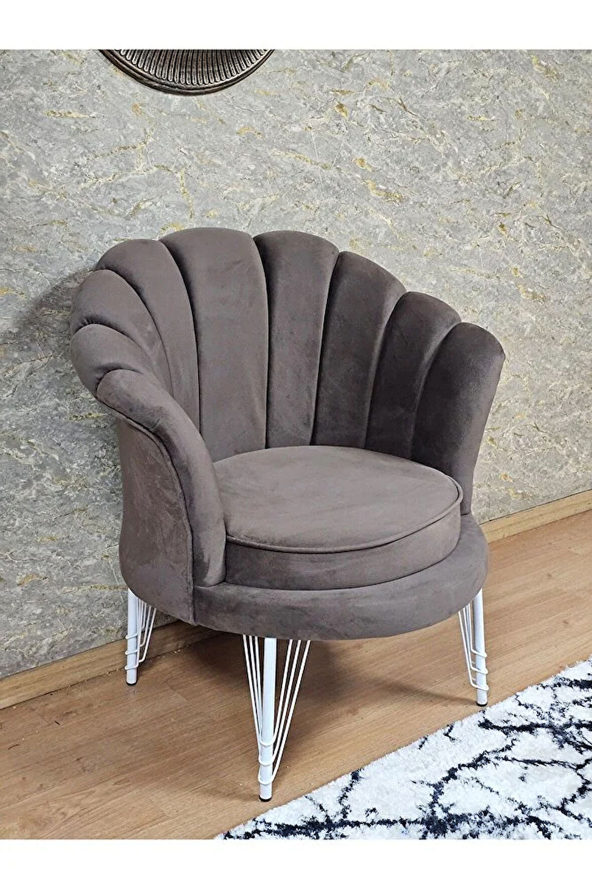 Tekli İstiridye Beyaz Boyalı Telli Ayak Çay Seti Koltuk Tekli Berjer , Balkon, Salon, Ofis Kahverengi Renk 47 x 47 Boyut/Ebat