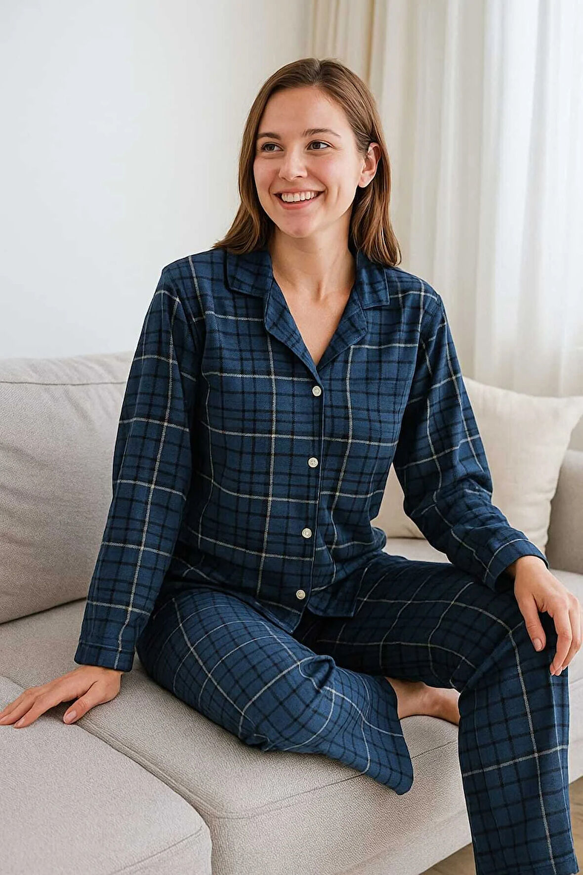 Kadın Pijama Takımı Boydan Düğmeli Süet Kareli Desenli