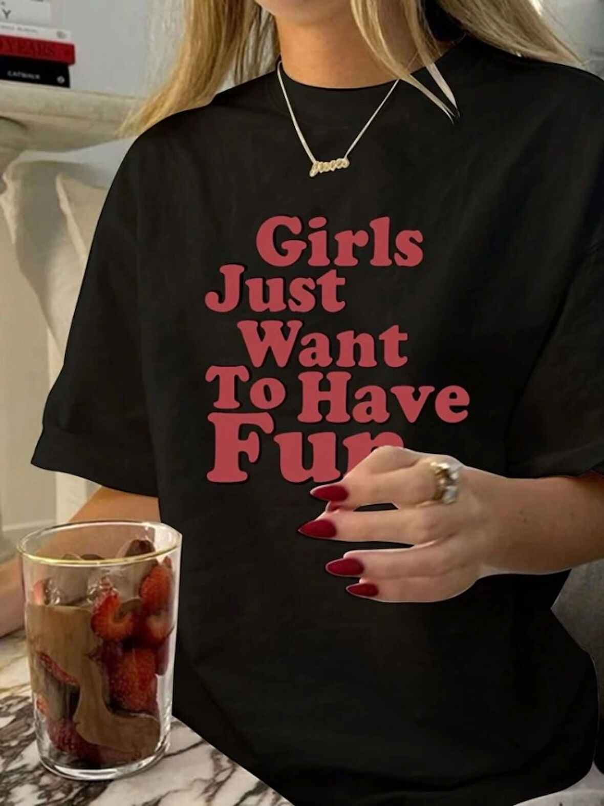 leyla sanat sanata yeni bir bakış açısı Baskılı Oversize T-shirt - Siyah