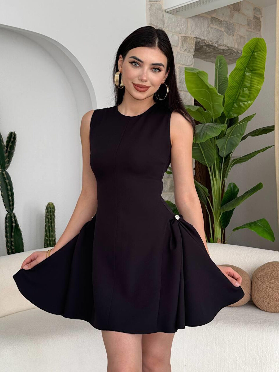 leyla sanat sanata yeni bir bakış açısı More İnci Detaylı Elbise