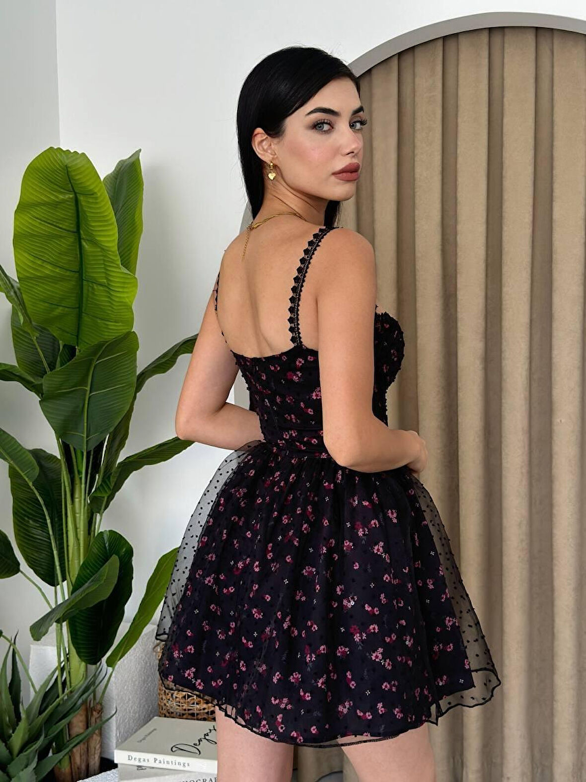 leyla sanat sanata yeni bir bakış açısı Vranye Mini Elbise