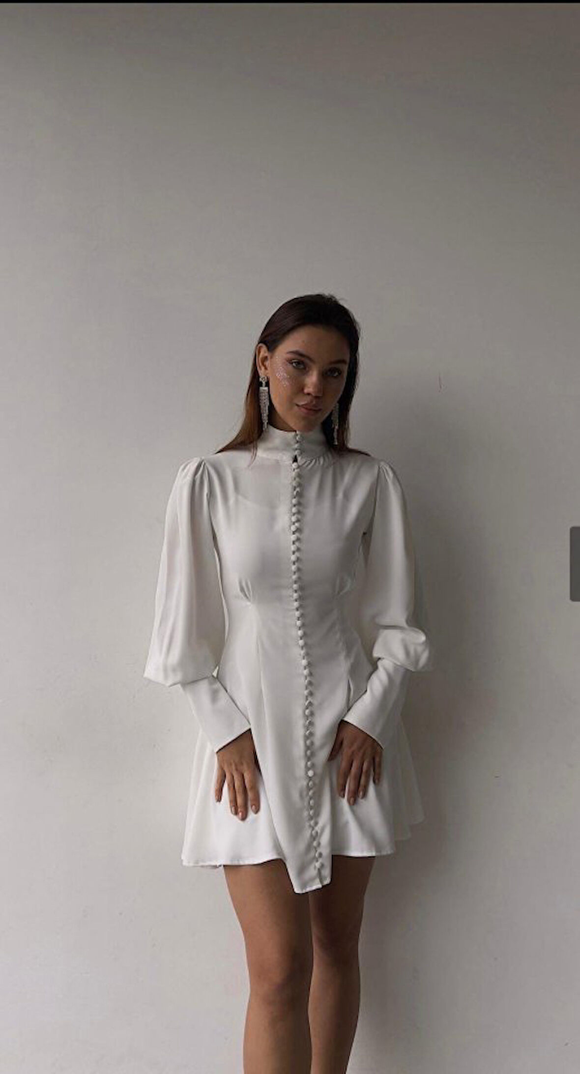 leyla sanat sanata yeni bir bakış açısı Beyaz Düğmeli Elbise