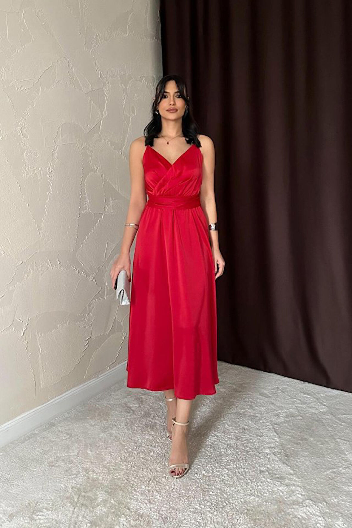 leyla sanat sanata yeni bir bakış açısı Kırmızı Taş Askılı Prenses Elbise