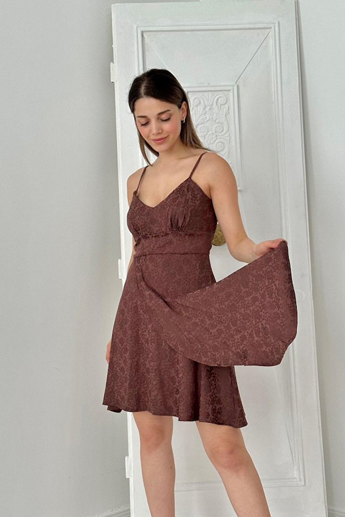 leyla sanat sanata yeni bir bakış açısı Kahverengi Jakarlı Asimetrik Elbise