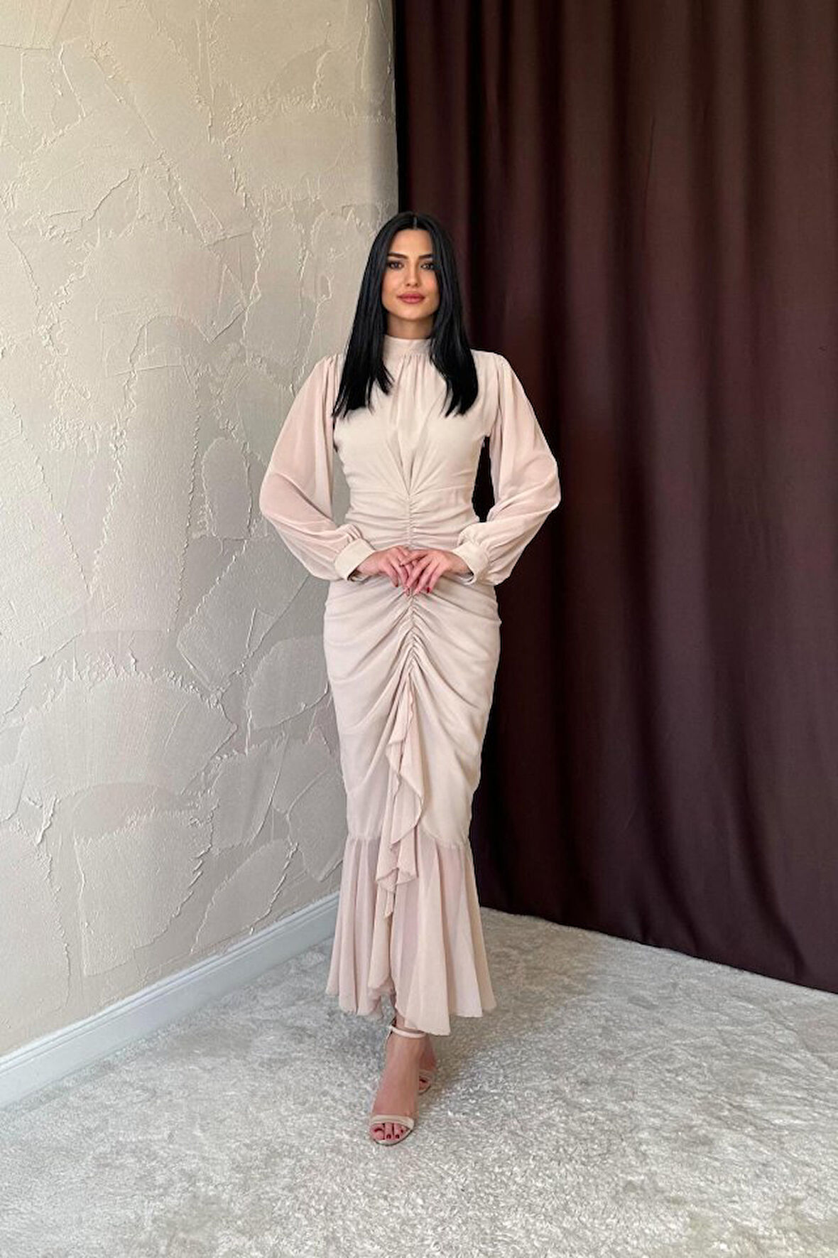leyla sanat sanata yeni bir bakış açısı Bej Önü Büzgülü Şifon Elbise