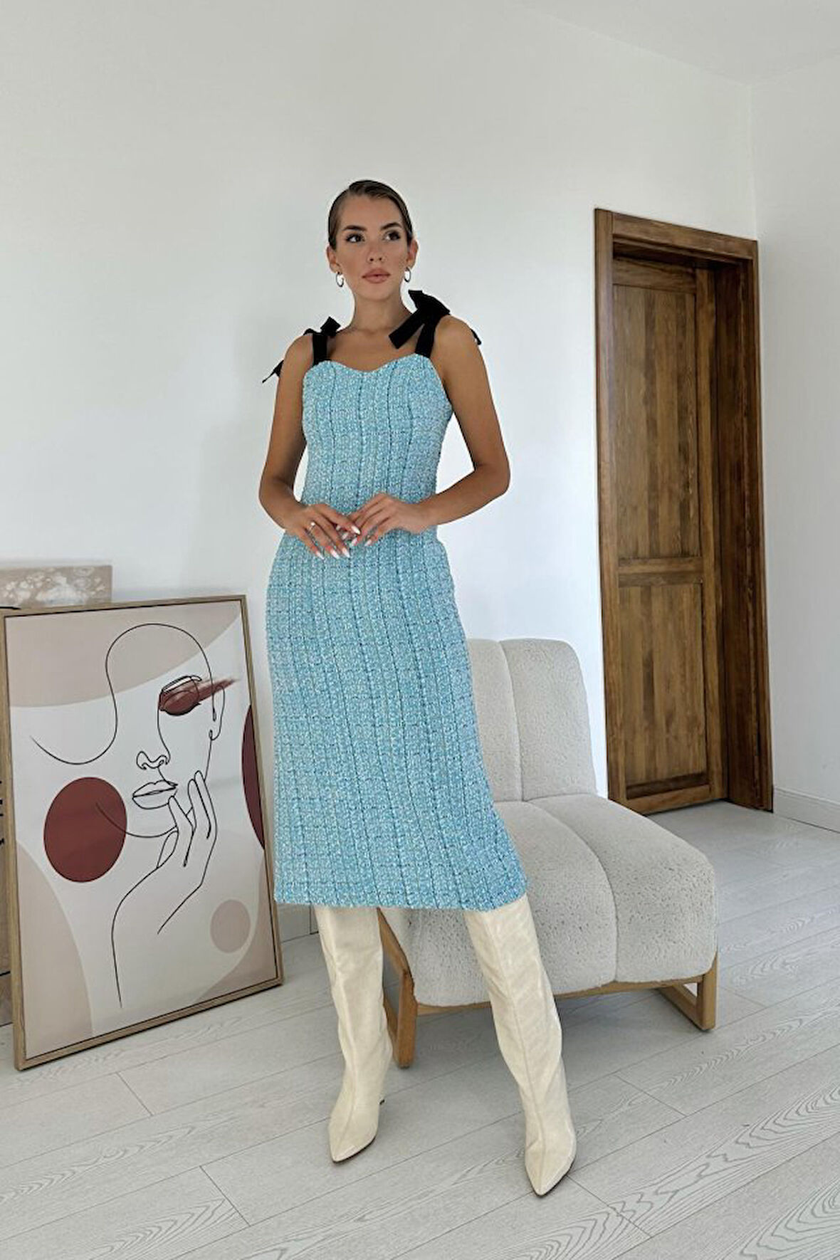 leyla sanat sanata yeni bir bakış açısı Mavi Kurdeleli Elbise