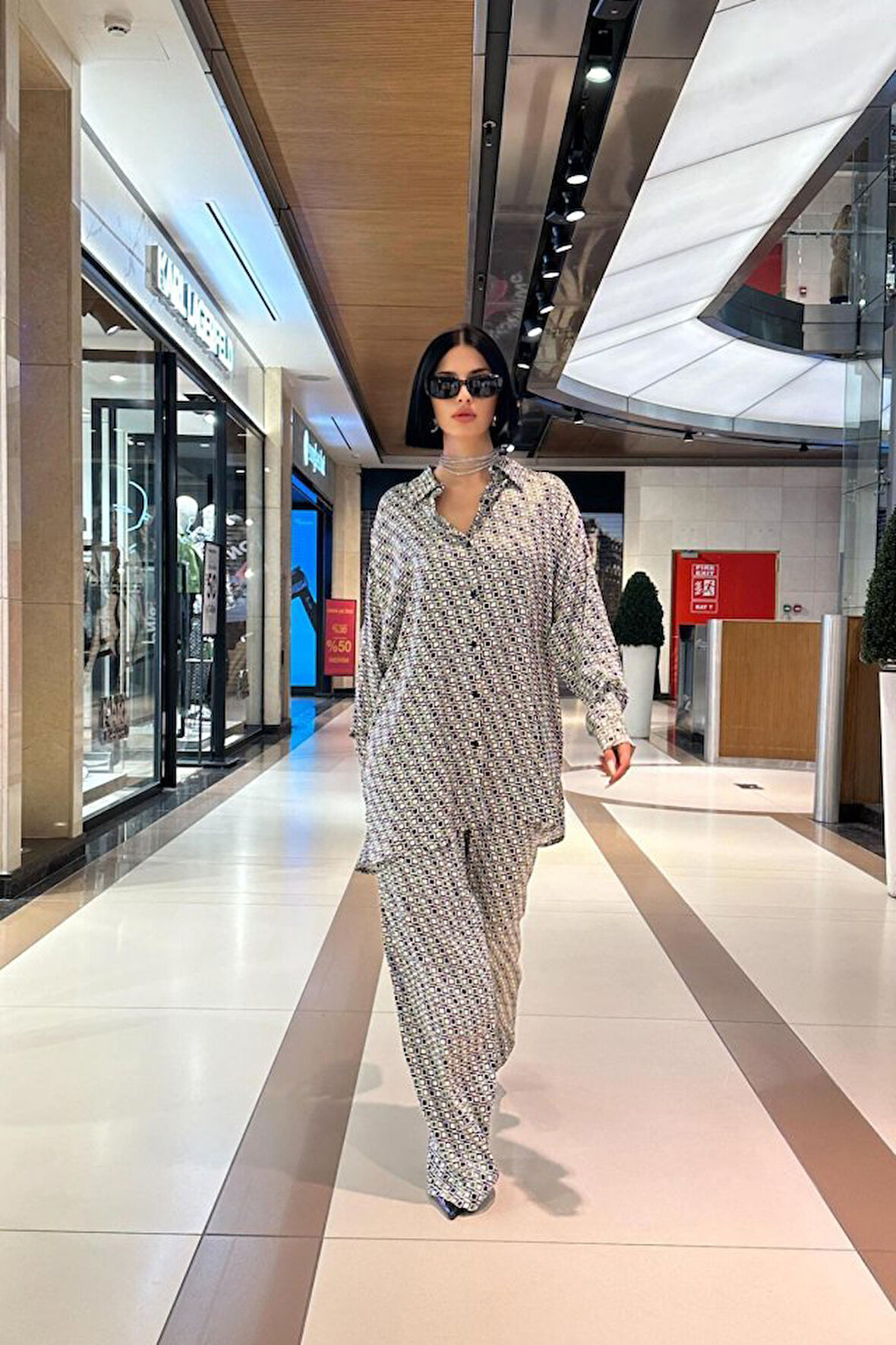 leyla sanat sanata yeni bir bakış açısı Yeşil Dijital Desenli Gömlek Ve Pantolon Takım