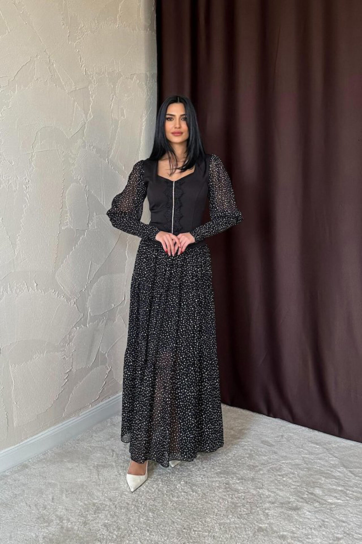 leyla sanat sanata yeni bir bakış açısı Siyah Dantelli Taşlı Şeritli Elbise