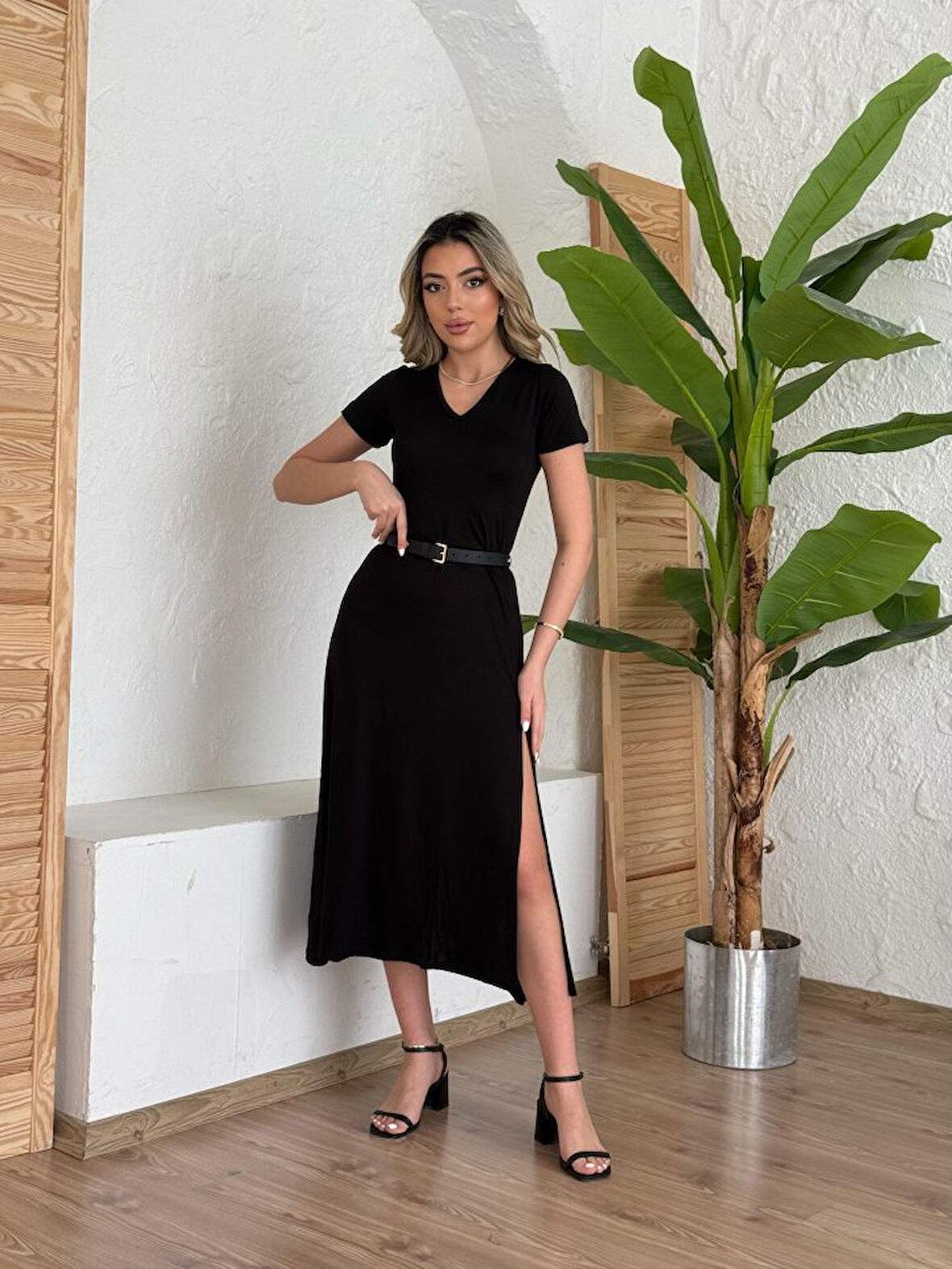 leyla sanat sanata yeni bir bakış açısı Kadın Kısa Kollu V Yaka Maxi Boy Elbise 124 Cm