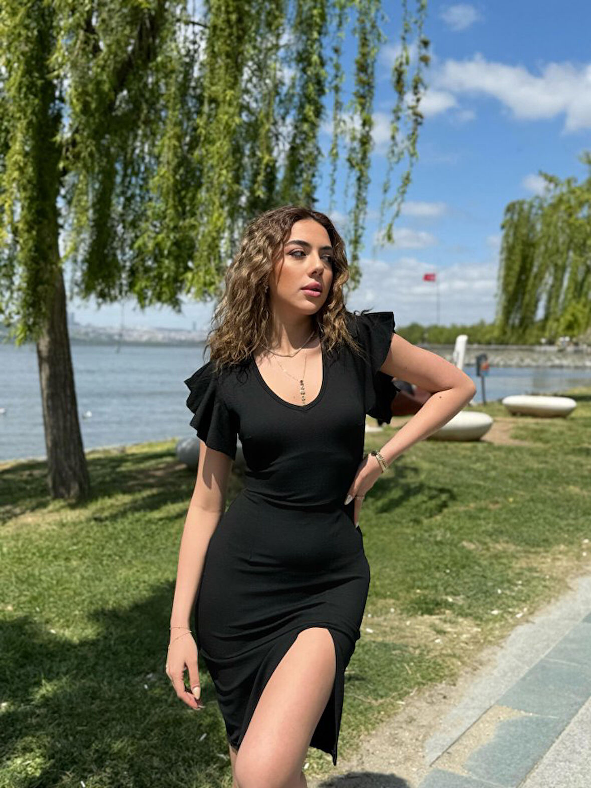 leyla sanat sanata yeni bir bakış açısı Kadın Kısa Kollu V Yakalı Kolları Volanlı Yandan Yırtmaçlı Kısa Janjan Krep Elbise