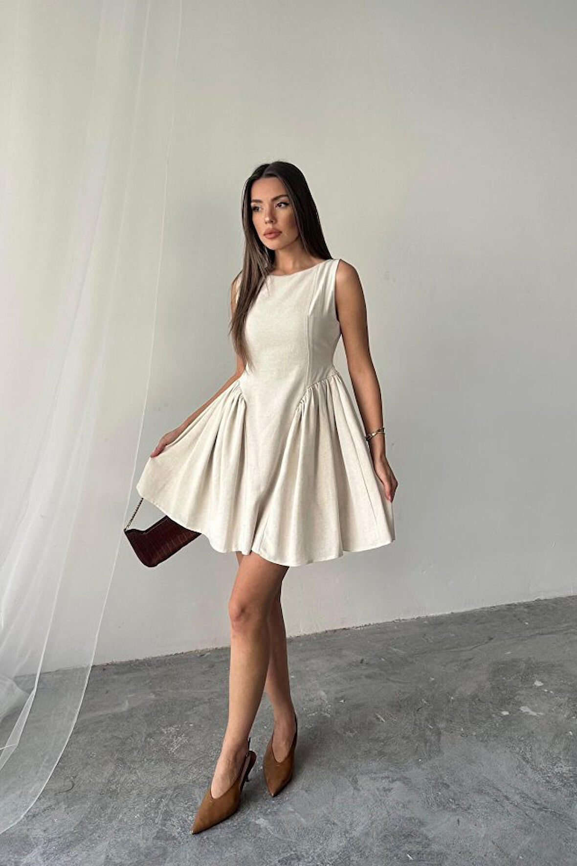 leyla sanat sanata yeni bir bakış açısı Bej Mini Boy Büzgülü Keten Elbise