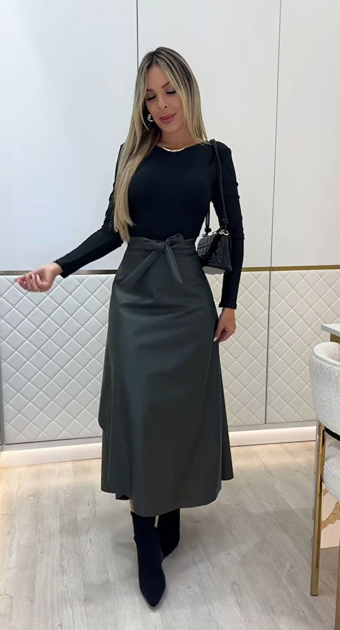 leyla sanat sanata yeni bir bakış açısı Kadın Belden Kuşaklı Uzun Deri Etek