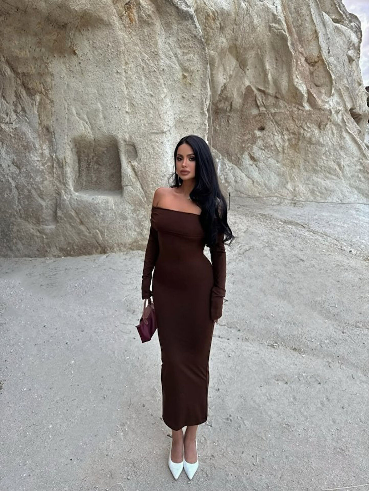 leyla sanat sanata yeni bir bakış açısı Kadın Uzun Kollu Madonna Yaka Midi Boy Elbise