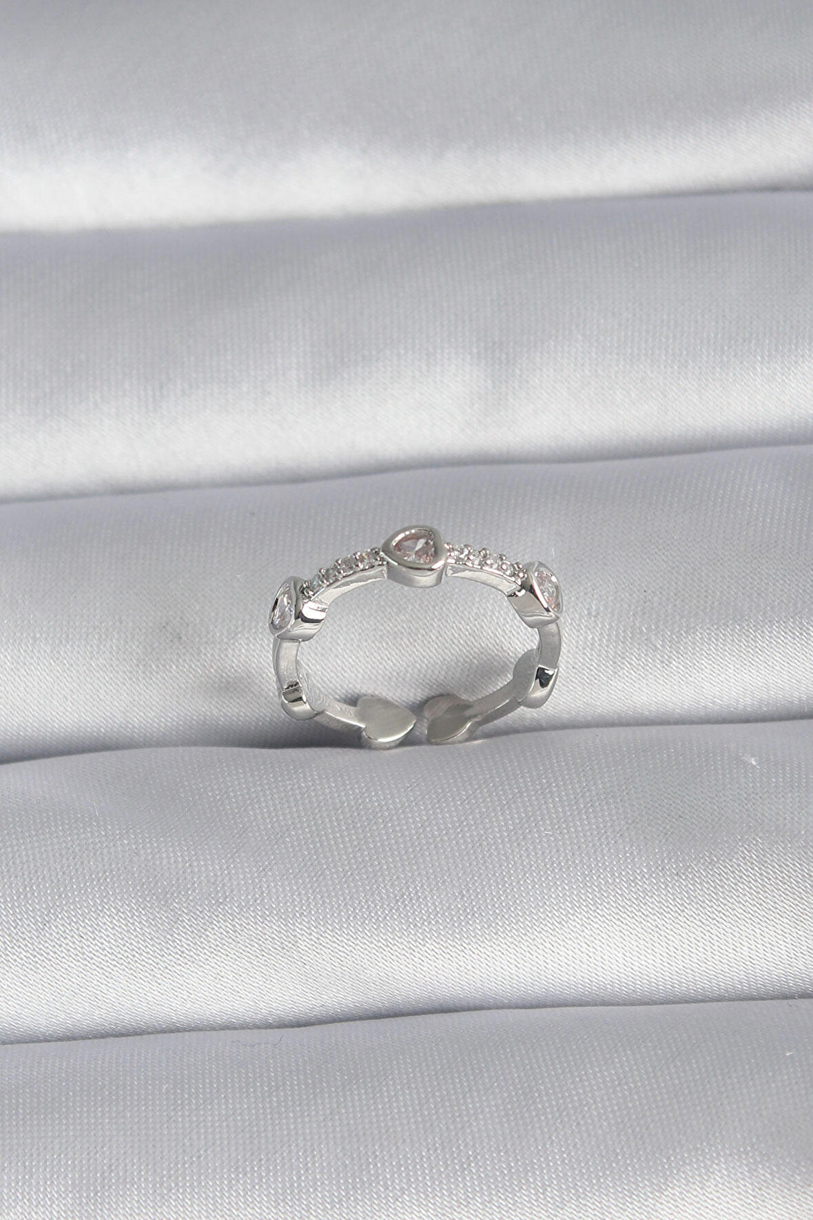 Pirinç Gümüş Renk Kalp Model Zirkon Taş Detay Kadın Yüzük - TJ-BYK3005