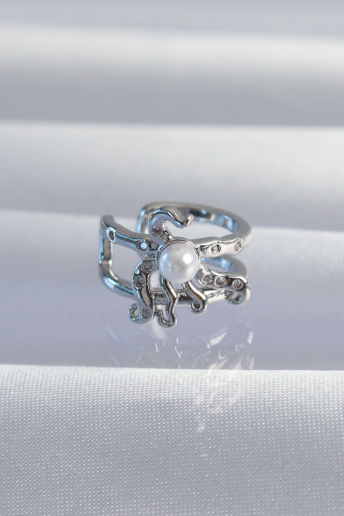 Pirinç Gümüş Renk İncili Ahtapot Earcuff Küpe - TJ-BKP9332