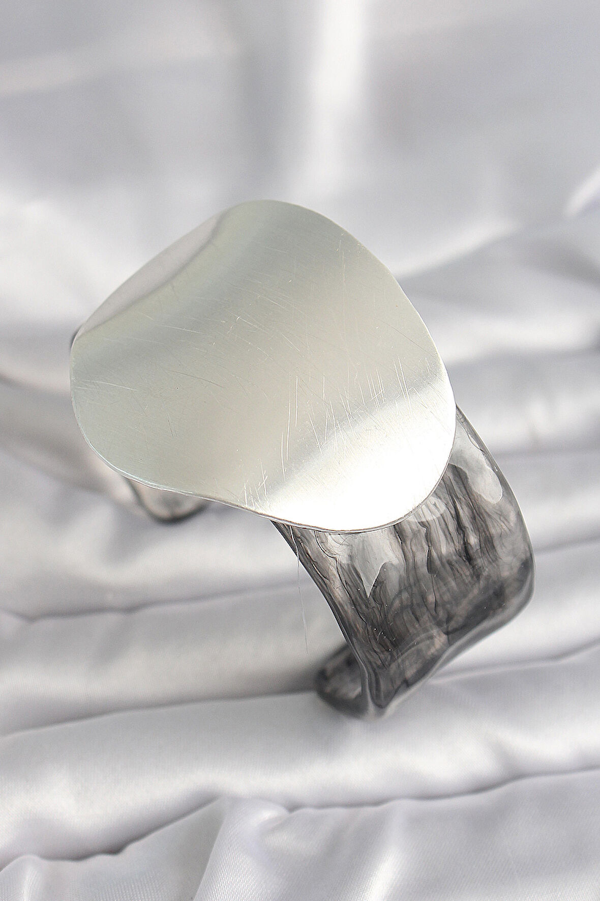 Siyah Mermer Desen Akrilik Pilastik Gümüş Plaka Model Vintage Kadın Bilezik - TJ-BB6669