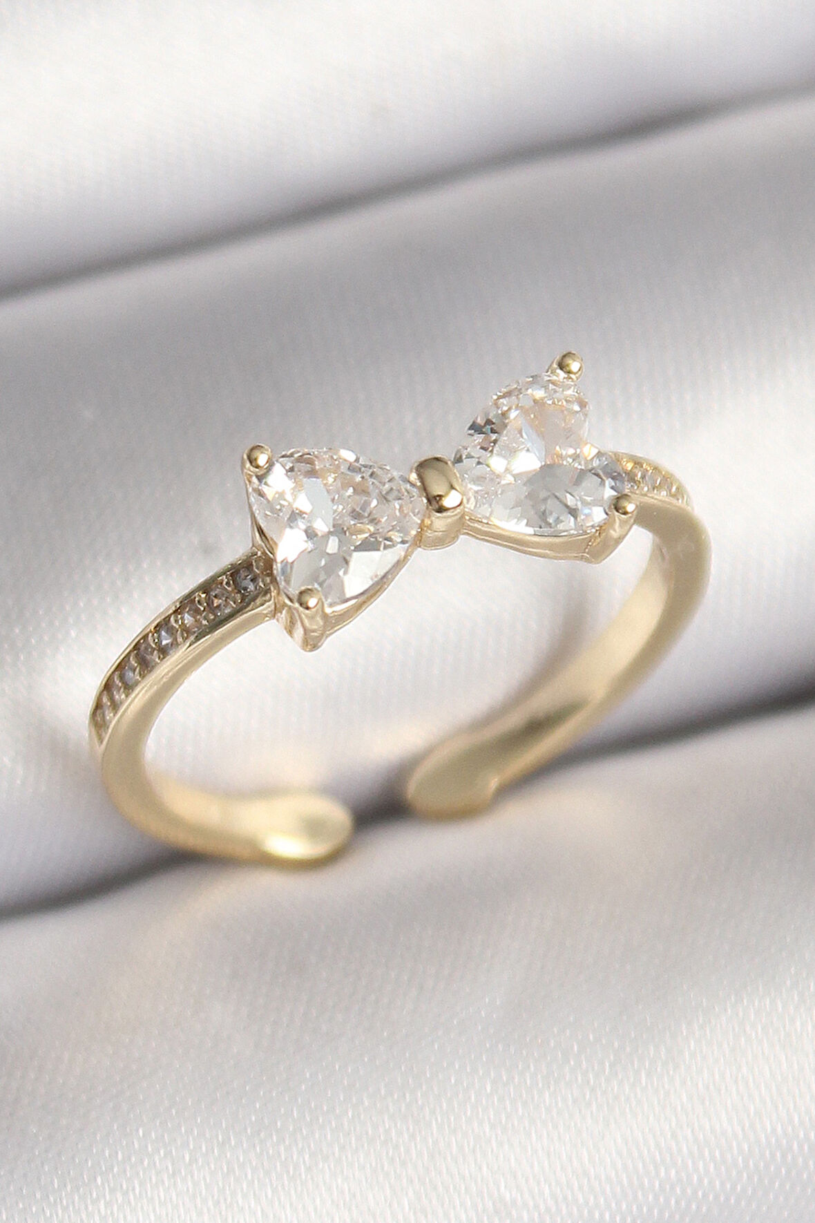 Pirinç Gold Renk Zirkon Taşlı Kalp Fiyonk Model Kadın Yüzük - TJ-BYK3640