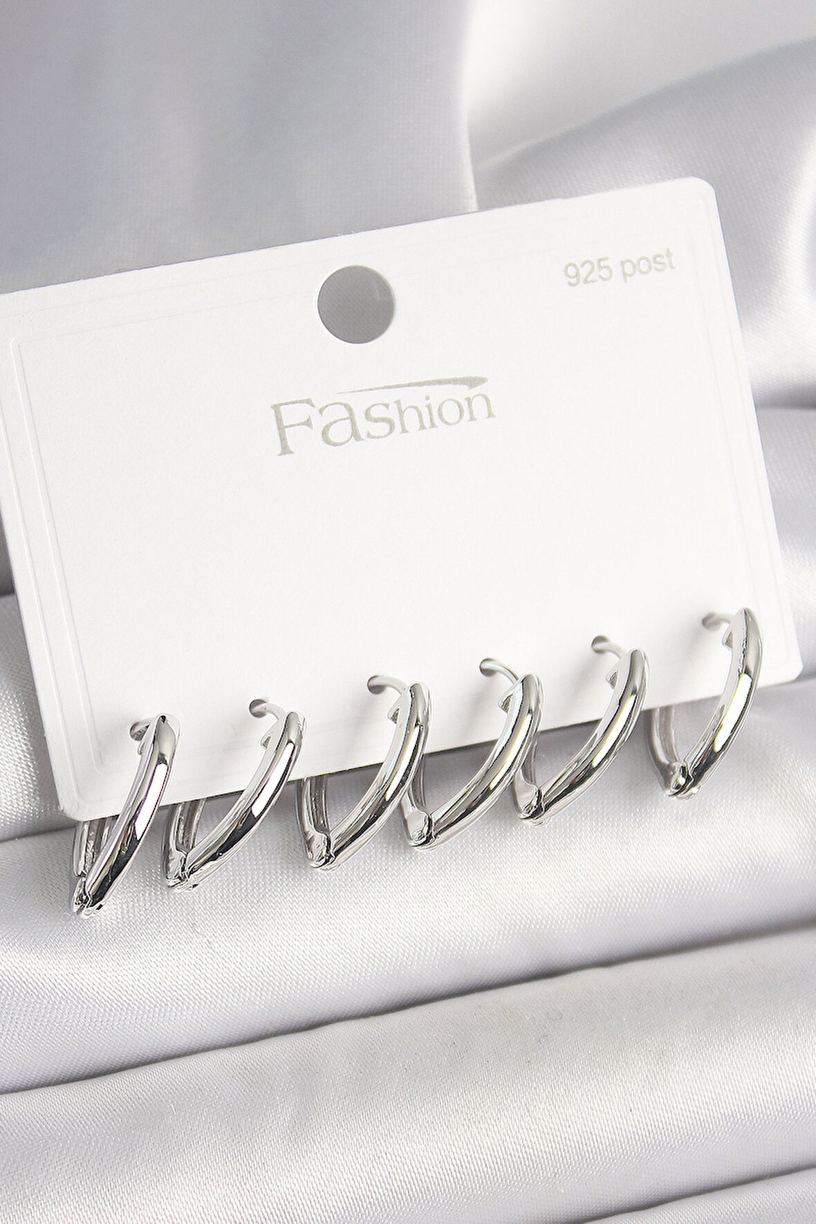 925 Ayar Gümüş Çivi Pirinç Gümüş Renk Üçgen Model Kadın Küpe Seti - TJ-BKP10414