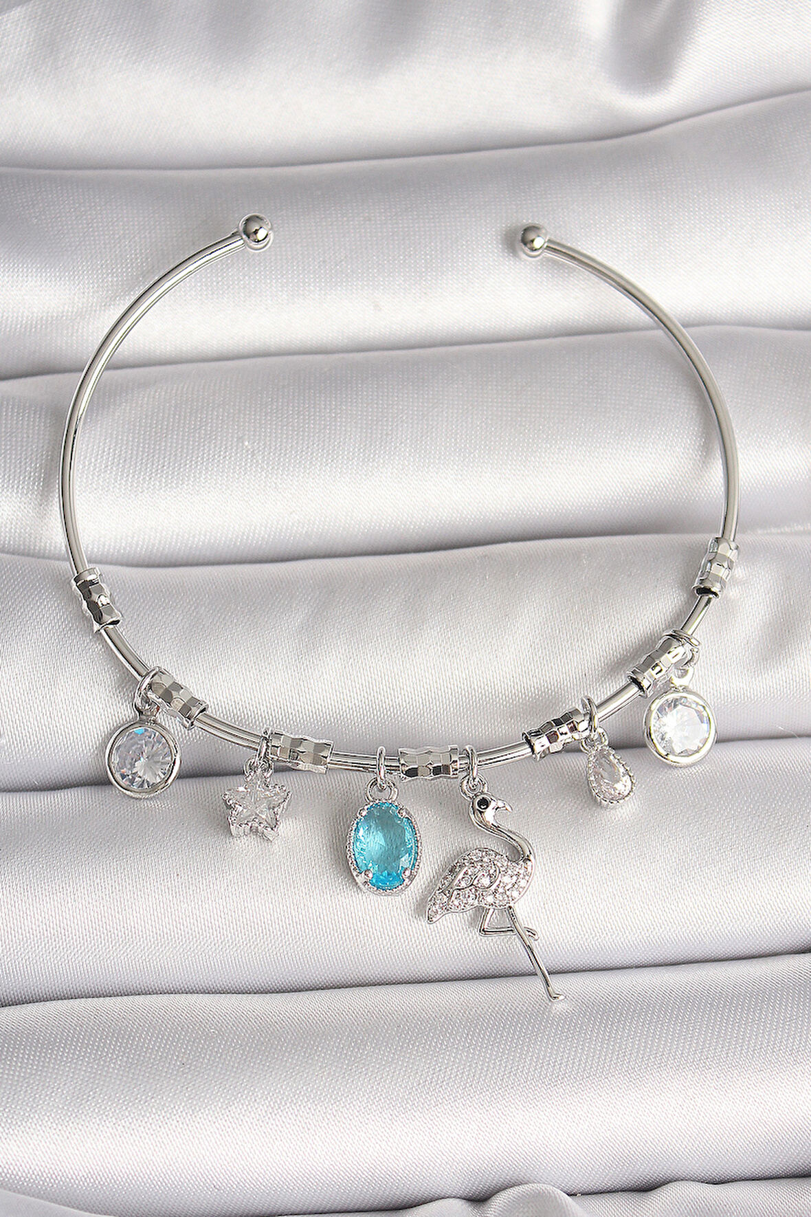 Pirinç Gümüş Renk Sallantı Zirkon Taşlı Filaminga Figür Charm Kadın Bileklik - TJ-BB6903