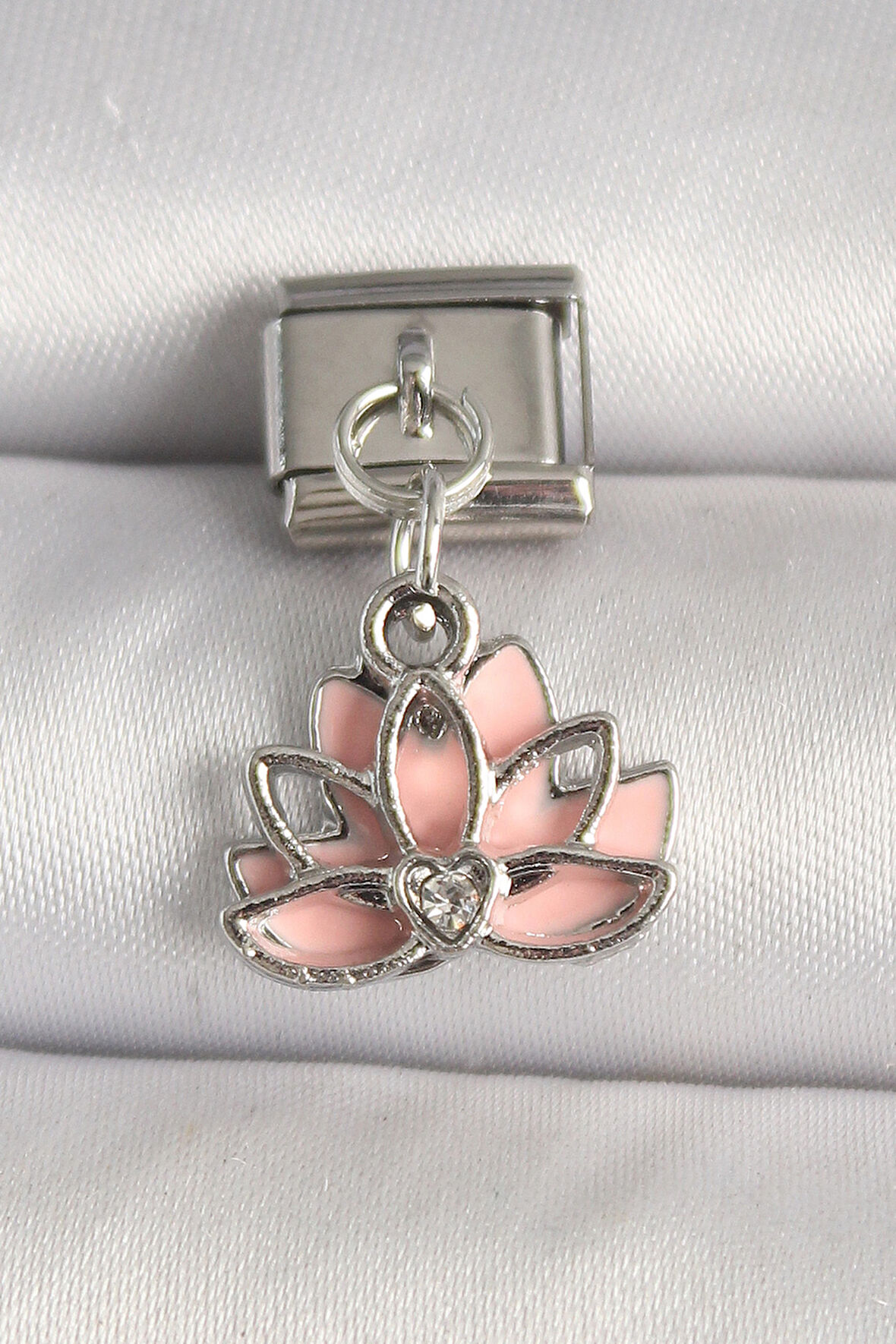 316L Çelik Gümüş Renk Pembe Lotus Model Zirkon Taş Detaylı Nomination Charm - TJ-BC1274