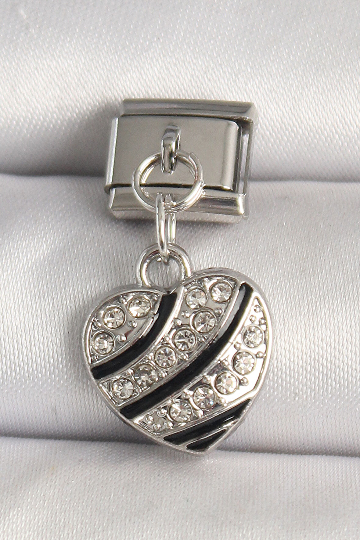 316L Çelik Gümüş Renk Zirkon Taşlı Kalp Model Nomination Charm - TJ-BC1316