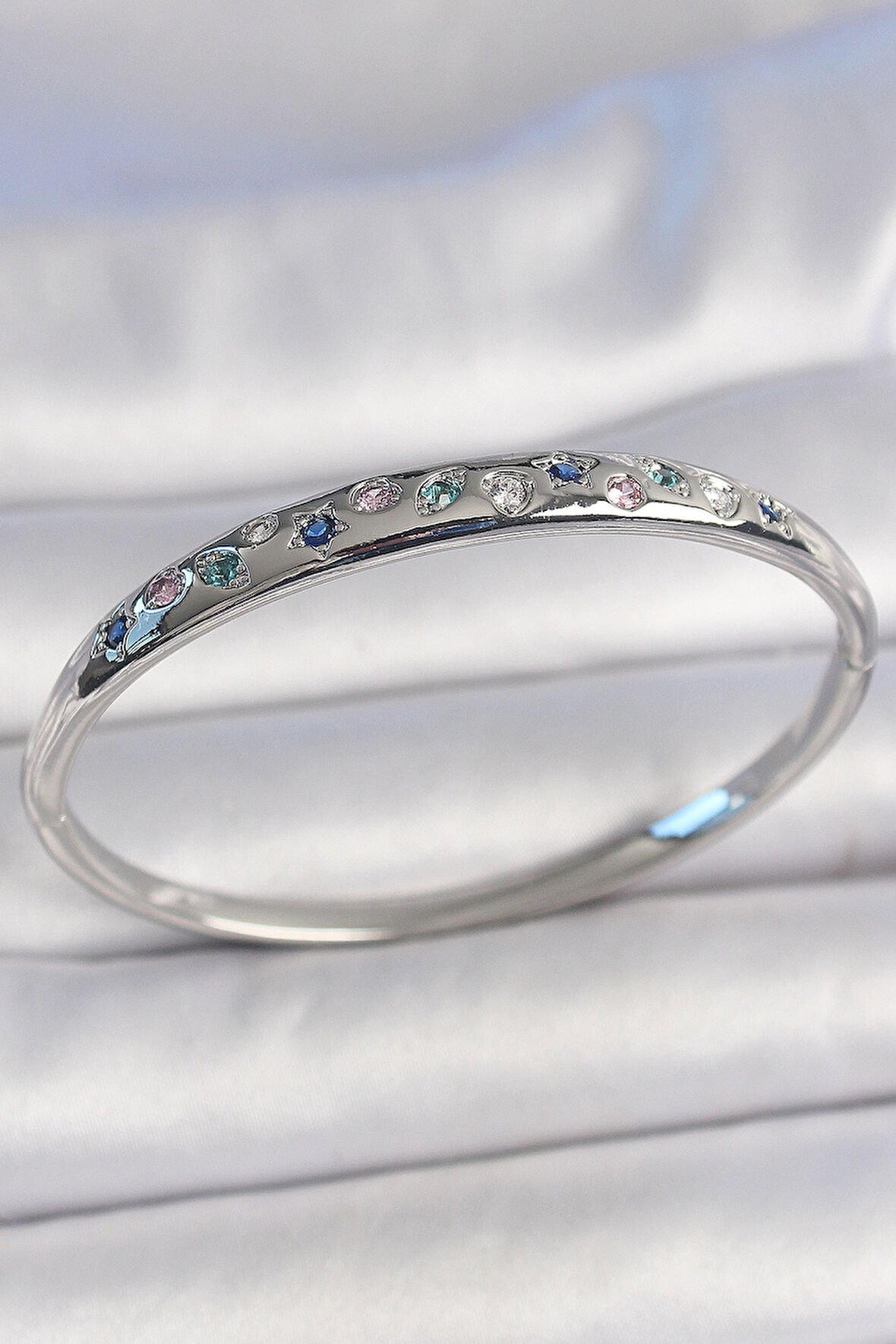 Pirinç Gümüş Renk Zirkon Taşlı Yıldız İşlemeli Kadın Kelepçe - TJ-BB6917