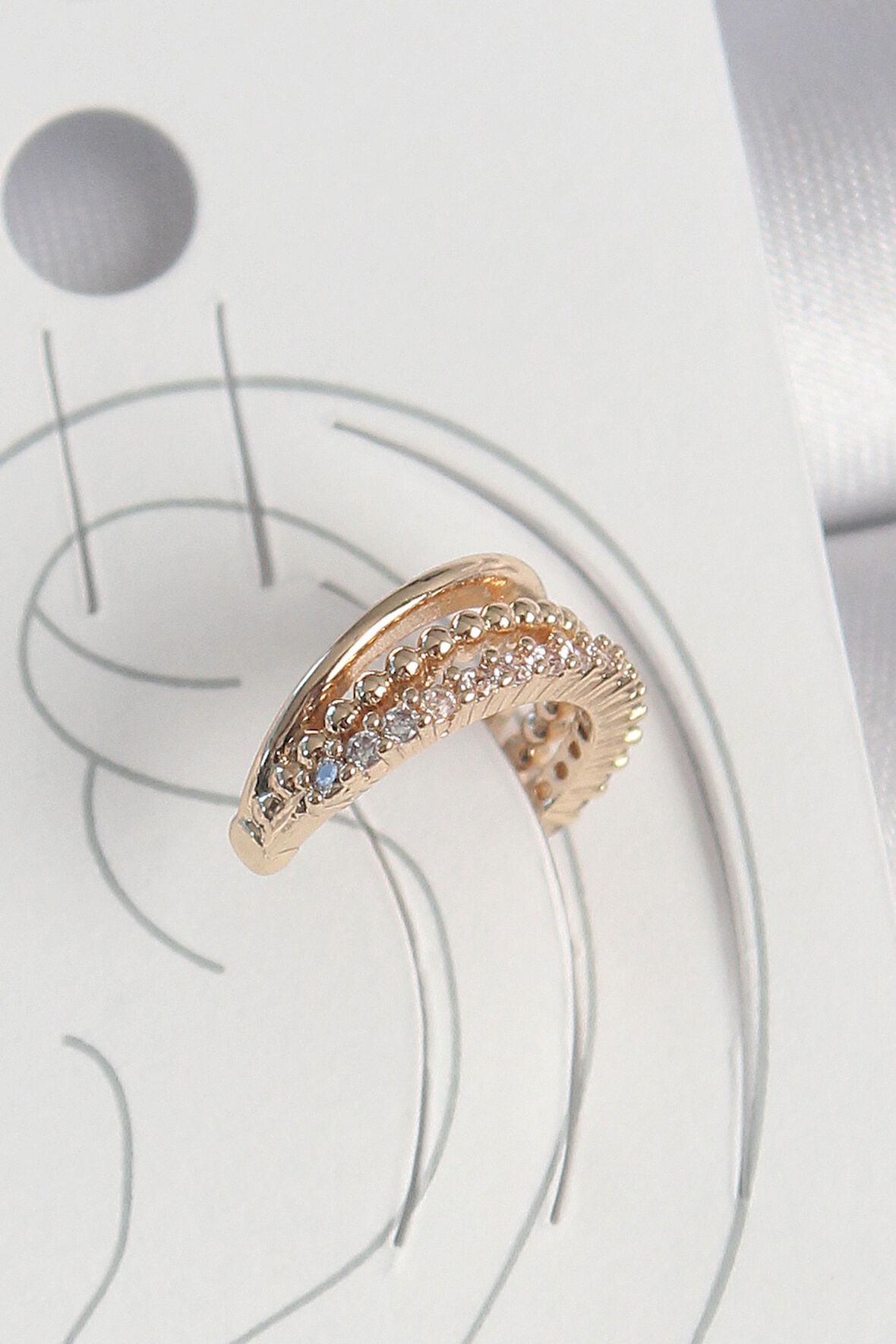 Pirinç Gold Renk Zirkon Taşlı 3'Lü Sıralı Model Kadın Kıkırdak Küpe - TJ-BKP10581