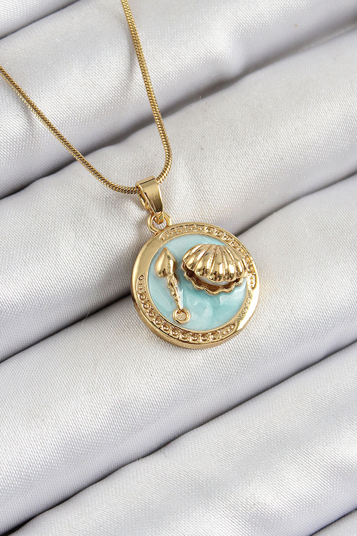 316L Çelik Zincir Turkuaz Mineli Sanatsal Portre İstiridye Model Gold Renk Kadın Kolye - TJ-BKO10269