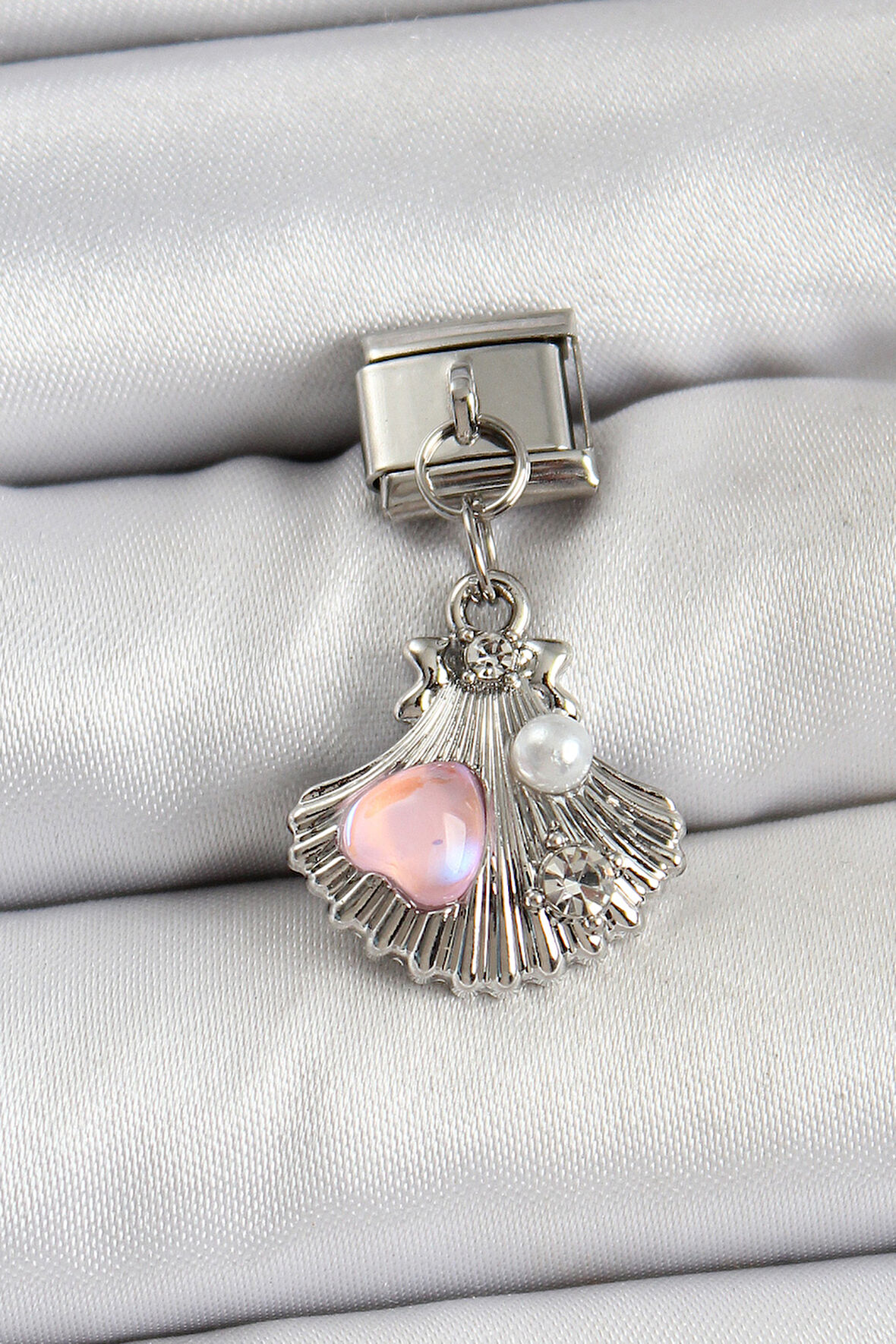 316L Çelik Sallantılı İnci Detaylı İstiridye Model Gümüş Renk Nomination Charm - TJ-BC1464