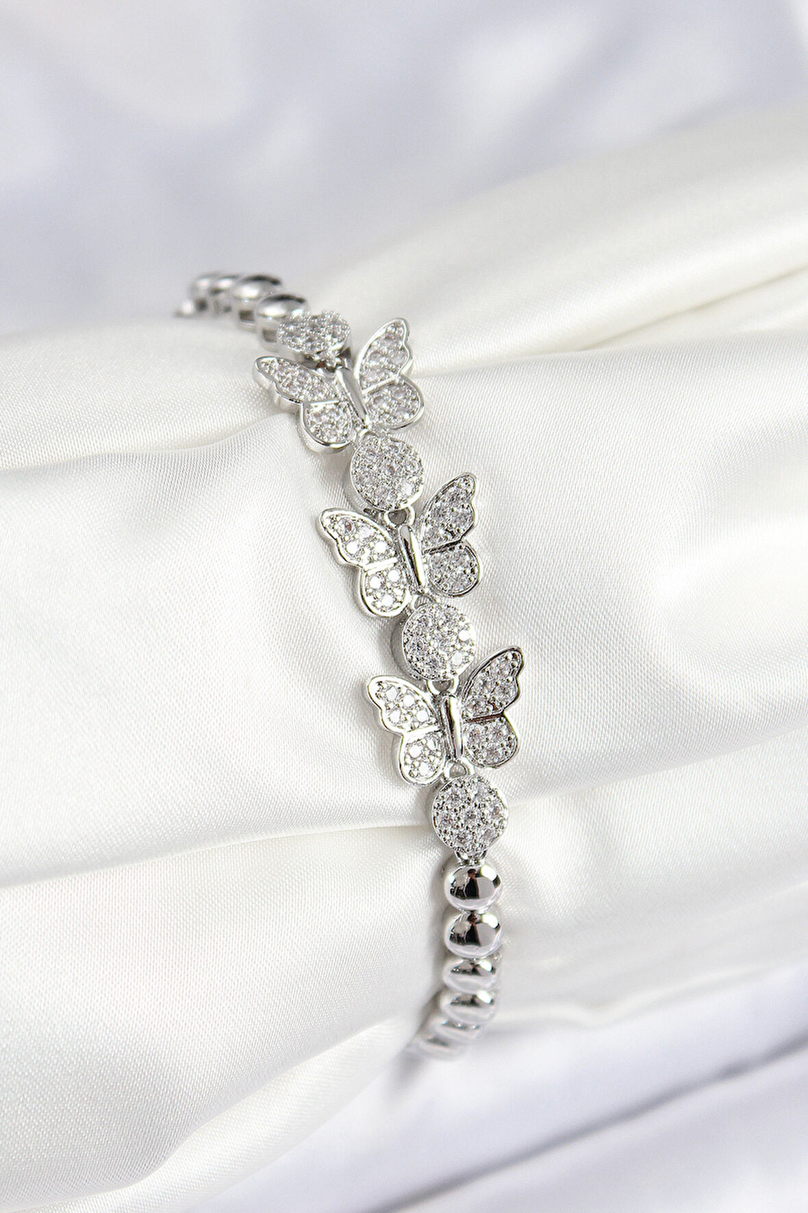Pirinç Zirkon Taşlı Kelebek Model Gümüş Renk Kadın Bileklik - TJ-BB7542