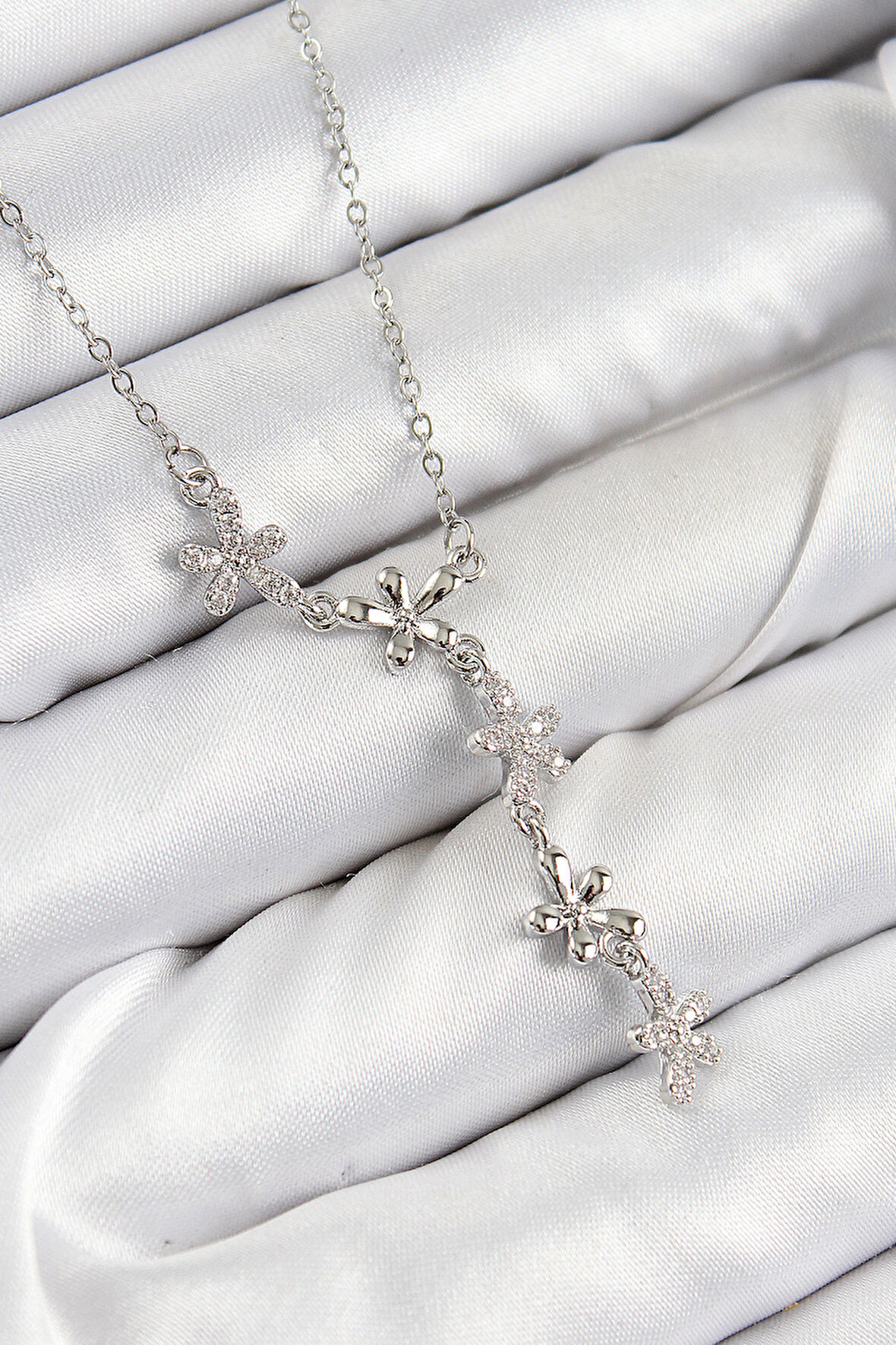 316L Çelik Zirkon Taşlı Çiçek Model Gümüş Renk Kadın Kolye - TJ-BKO10406