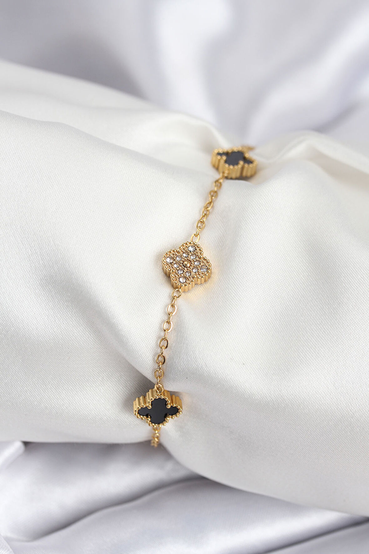 316L Çelik Gold Renk Siyah ve Zirkon Taşlı Baby Boy Yonca Kadın Bileklik - TJ-BB7953