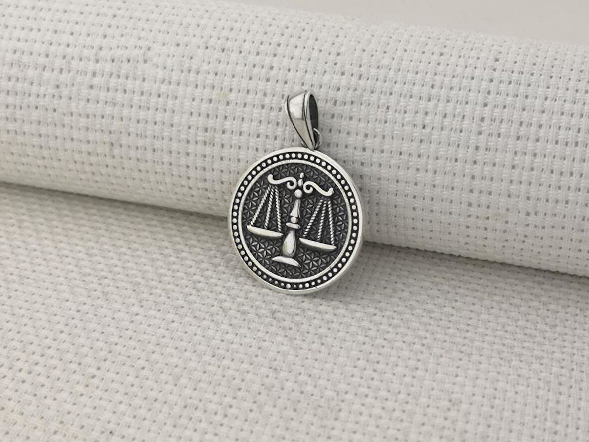 Adalet Terazisi Simgeli 925 Ayar Gümüş Kolye Ucu