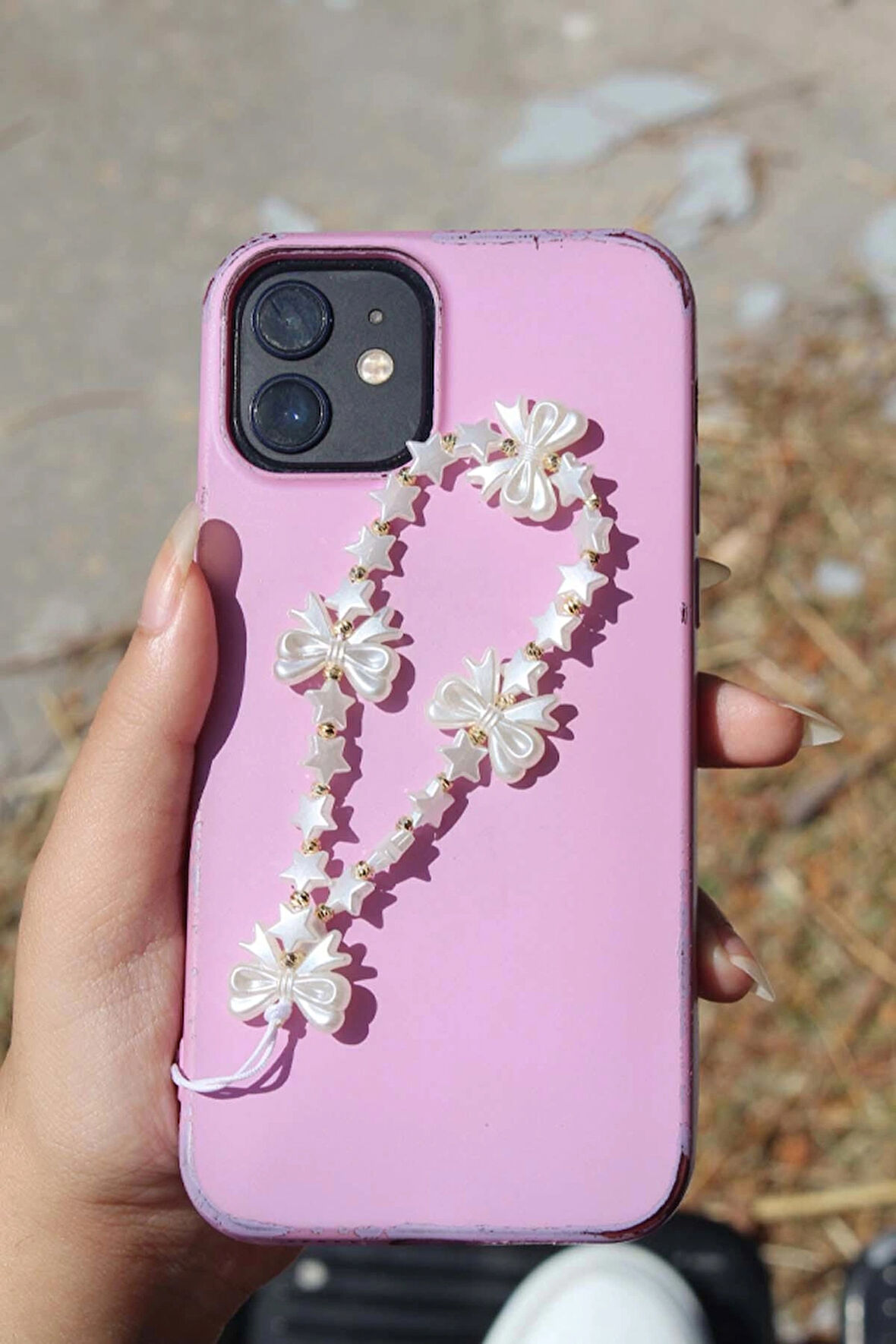 Beyaz Fiyonk ve Yıldız Detaylı Şık Aparat