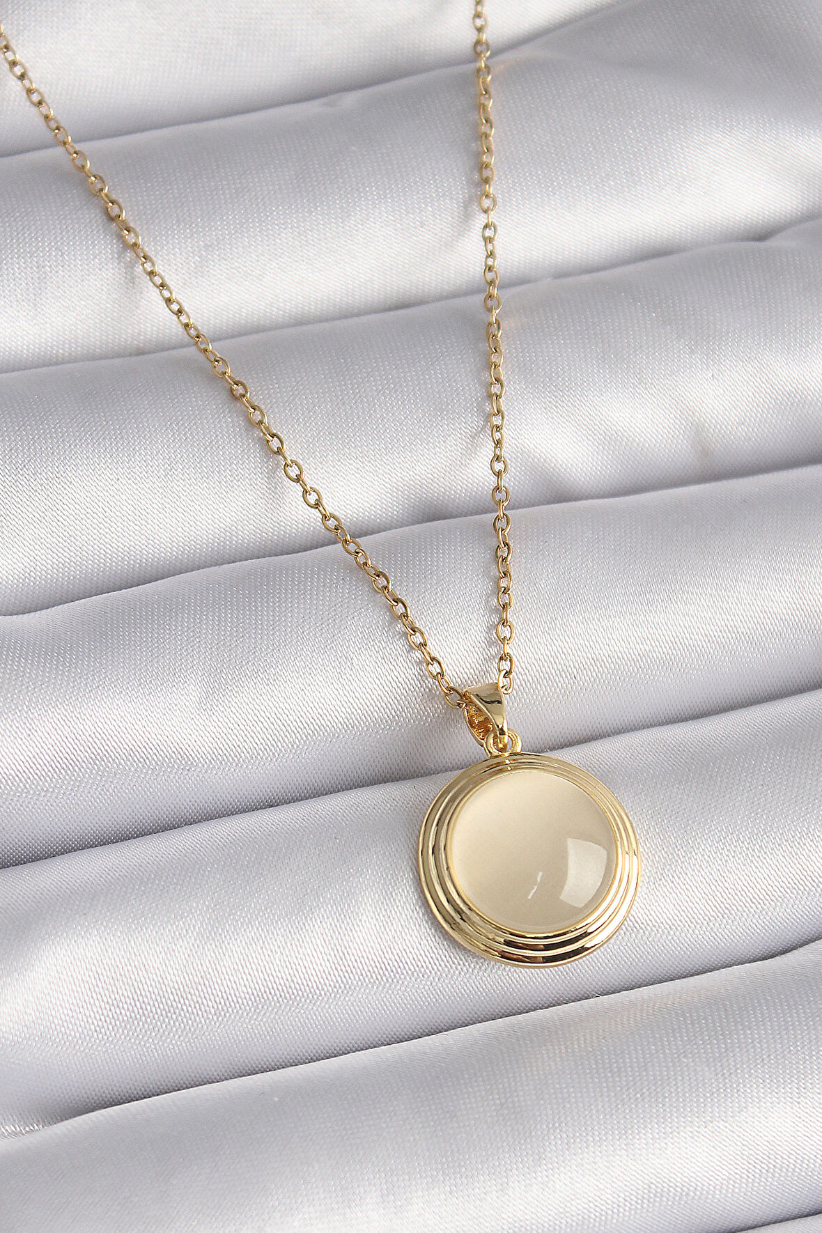 316L Çelik Gold Renk Beyaz Sedefli Daire Model Kadın Kolye