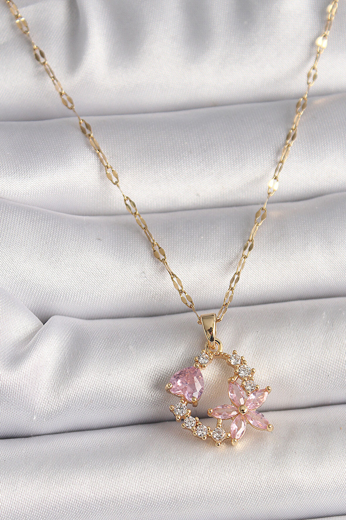 316L Çelik Gold Renk Zincir Pembe Zirkon Taşlı Çiçek Figür Kalp Detay Kadın Kolye