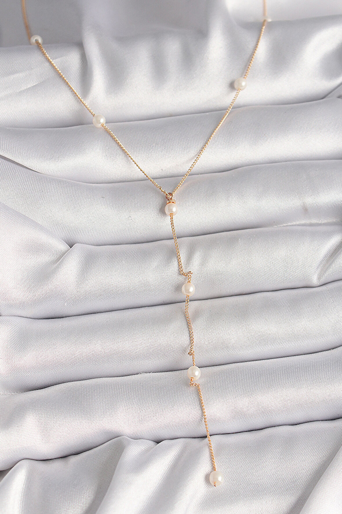 Pirinç Gold Renk İncili Sallantı Model Kadın Kolye