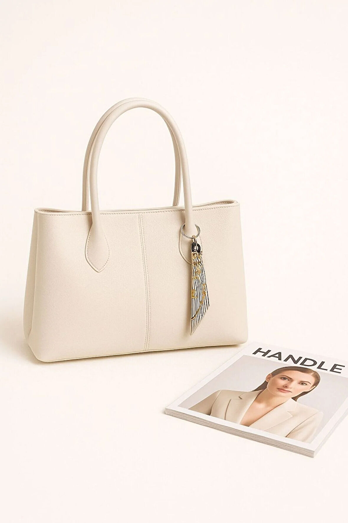 Lüks Omuz ve El Çantası – Minimalist Şık Tasarım Fular Detaylı