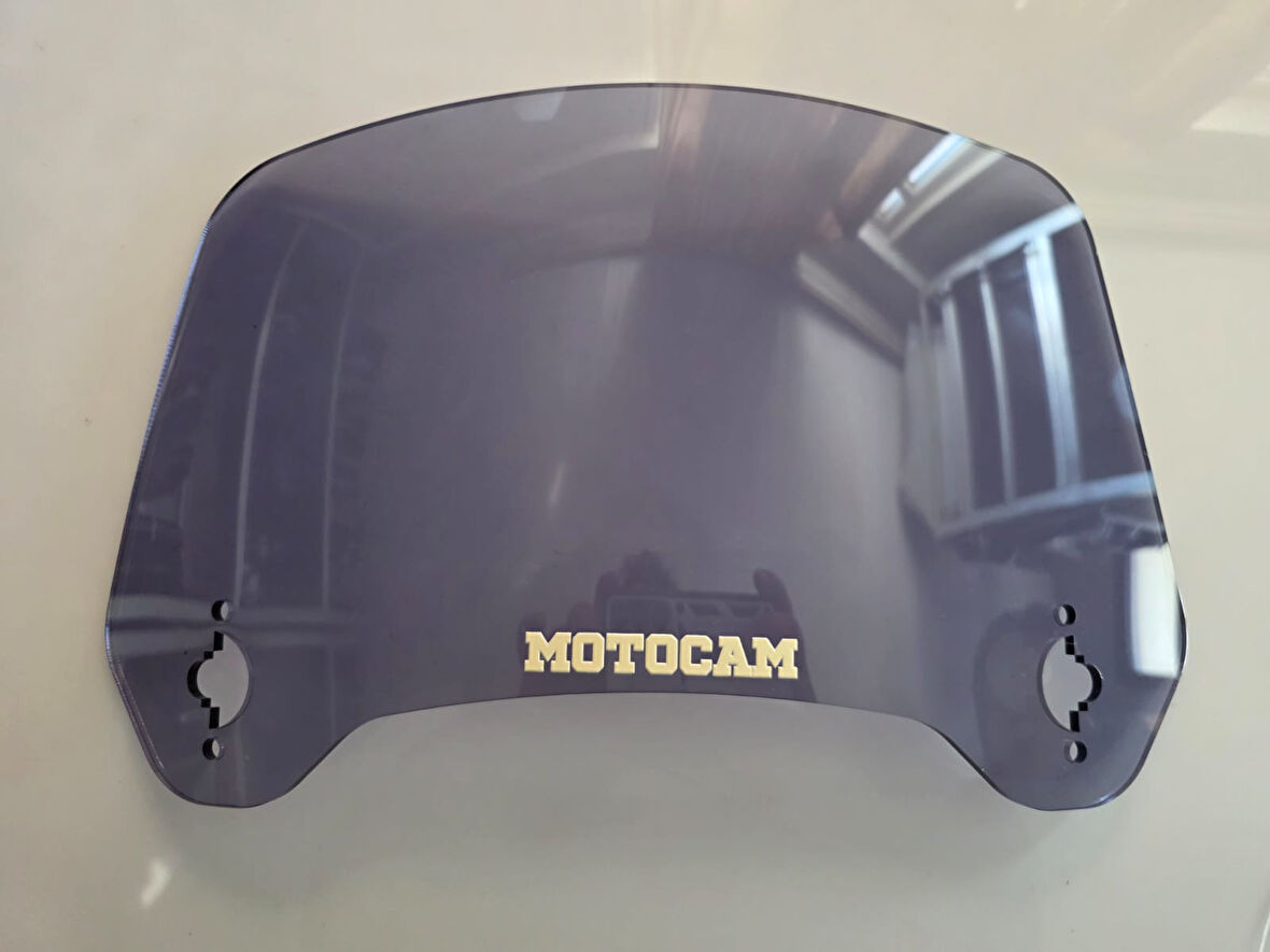 MOTOCAM Rüzgar Saptırıcı Deflektör Camı 3 Delikli 35x18cm Tırtıklı Füme Renkli   (APARATSIZDIR)