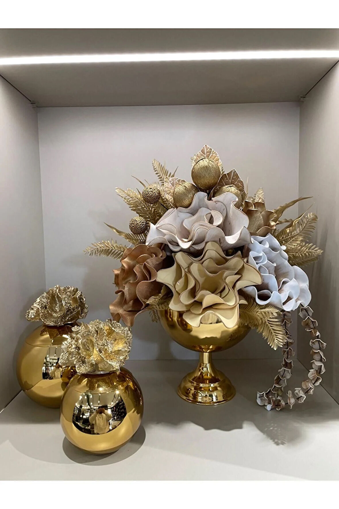 Yapay Çiçekli Gold Yuvarlak Vazo 3 Parça Set No:1