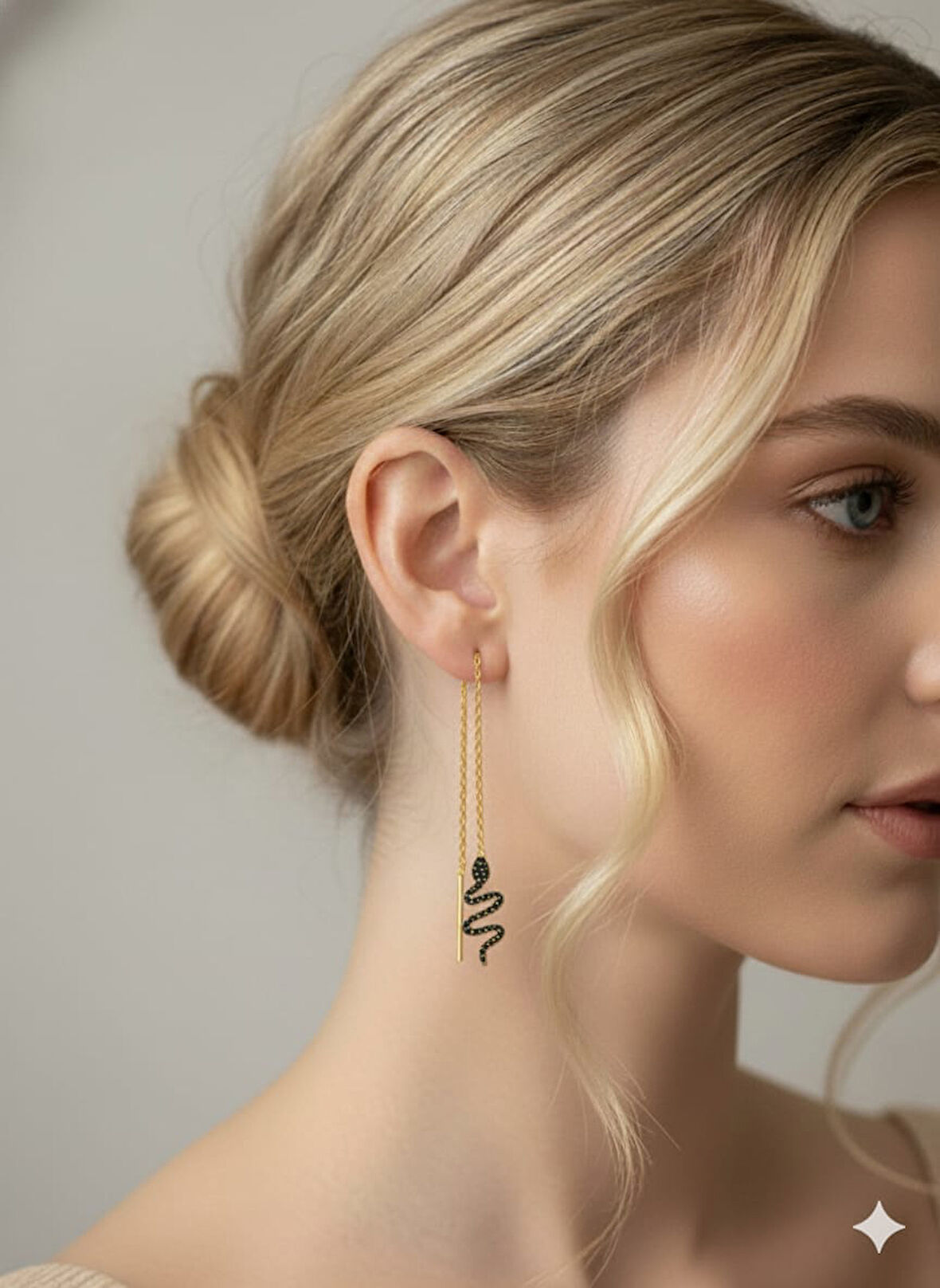 925 Ayar Papatya Silver sallantılı yılan küpe.rose.gold.rodaj