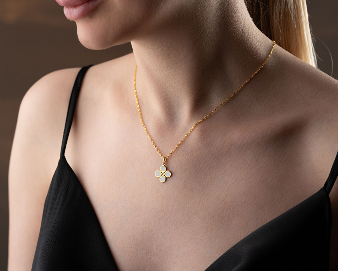 925 ayar özel pırlanta dört yapraklı beyaz yonca kolye