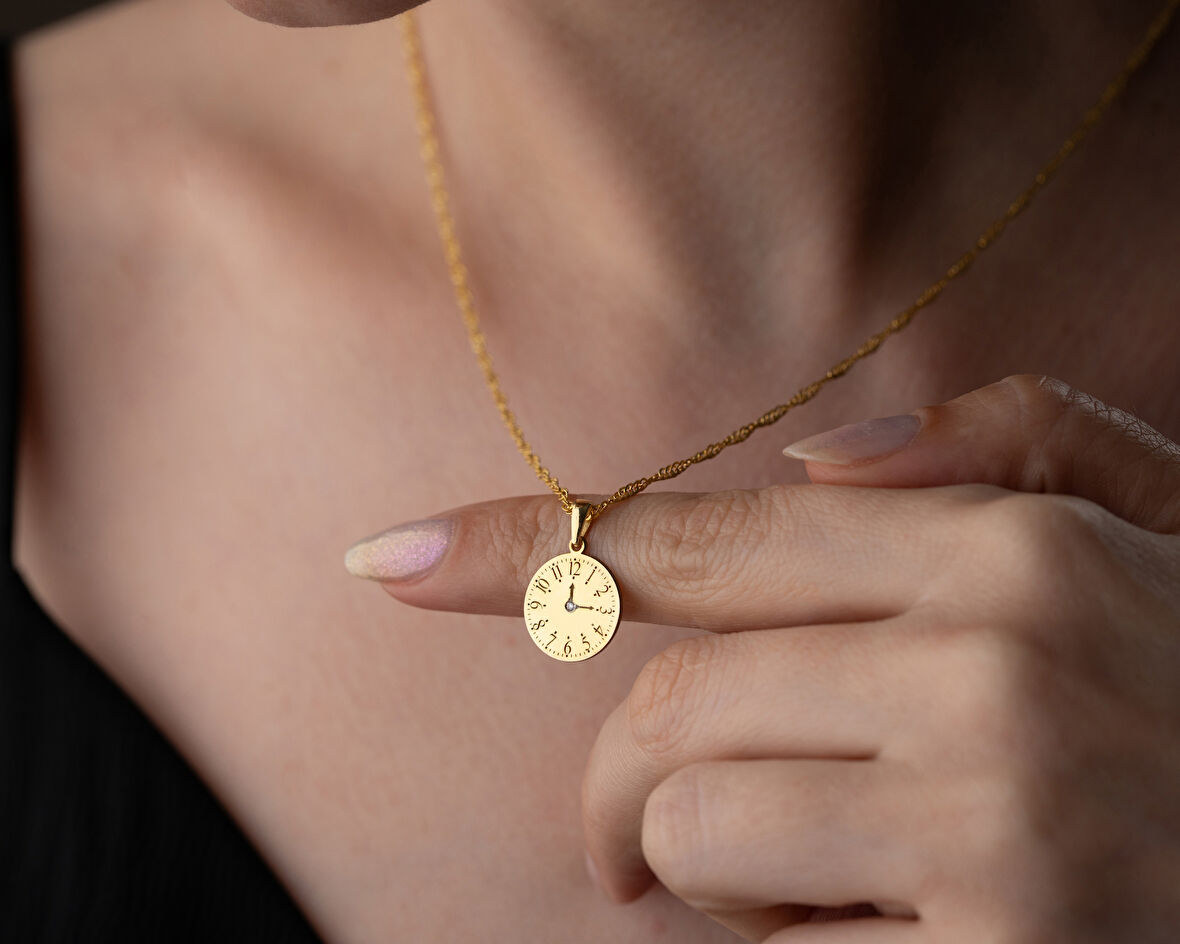 pırlanta kolye kişiye özel saat özel an kolyesi zaman kolye