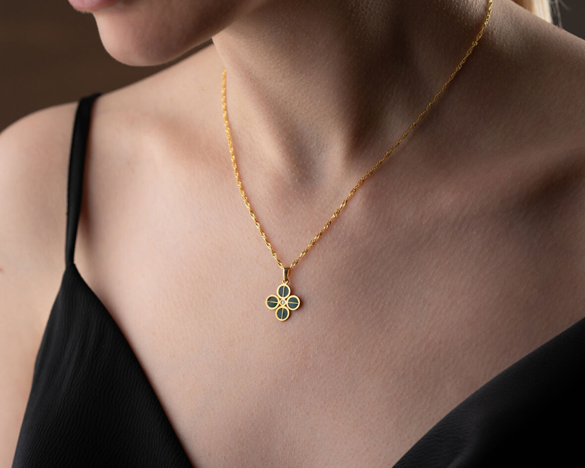 925 ayar kişiye özel pırlanta  yonca  kolye<rose,gold,rodaj<