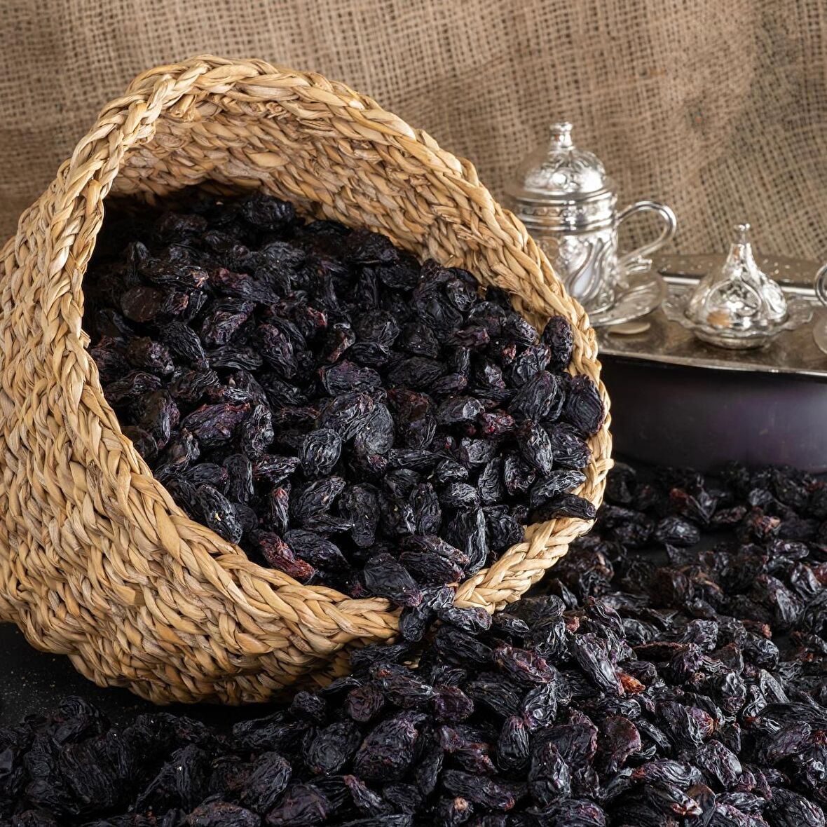 Siyah Besni Kan Üzüm Yeni Mahsül İri Tane Kilis Karası Yumuşak Çekirdekli 550 Gr