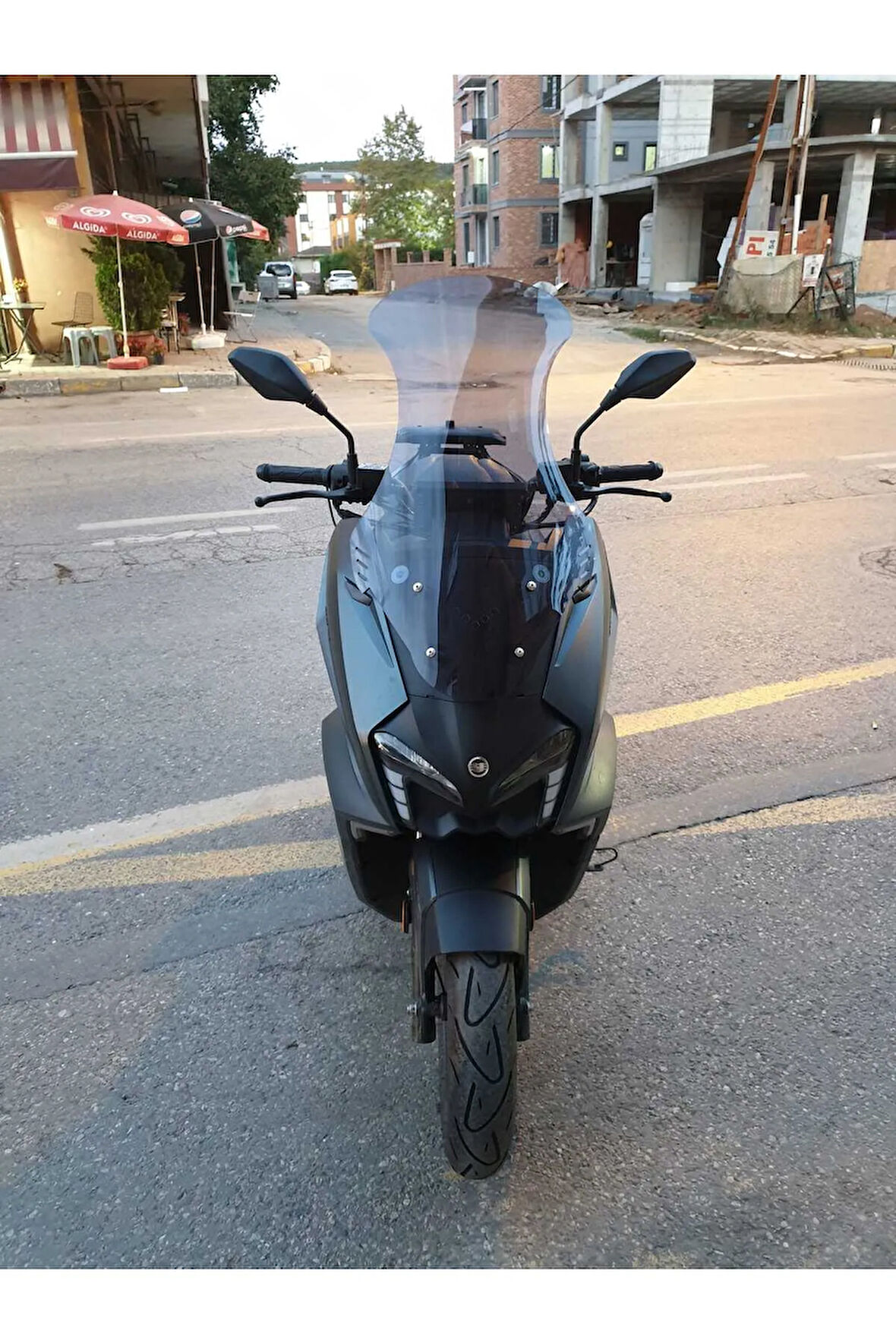 Yuki Vampire 125 Siperlik 125 Siperlik Ön Cam 2023-2025 Model 72cm Açıkfüme Renkli 4mm UZUN CAM