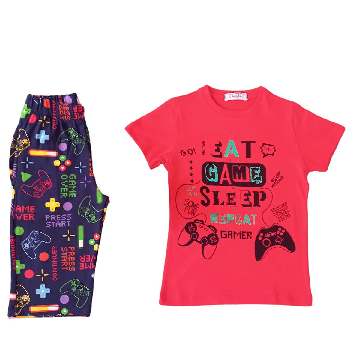 Desenli Kısa Kolu Kapri Pantolonlu Erkek Çocuk Pijama Takımı 3306