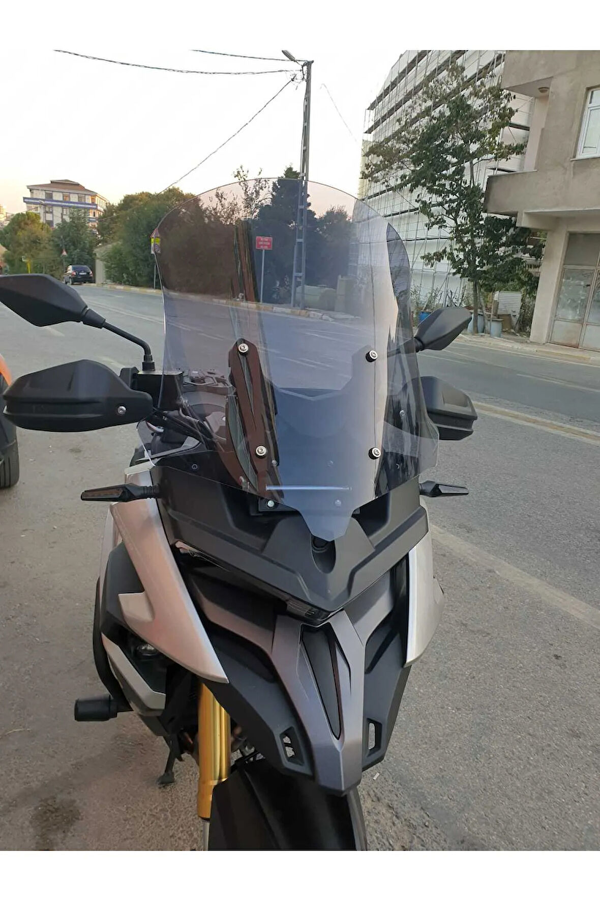 MOTOCAM Voge DS 625X Siperlik Ön Cam 2023-2025 Model 65cm Açık Füme Renkli 4mm UZUN CAM