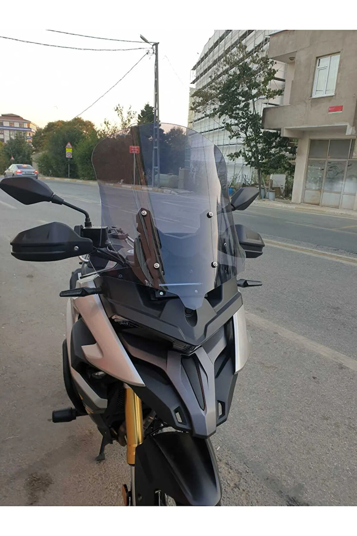 Voge DSX 525 Siperlik Ön Cam 2023 2024 Model 56cm Açıkfüme Renkli 4mm
